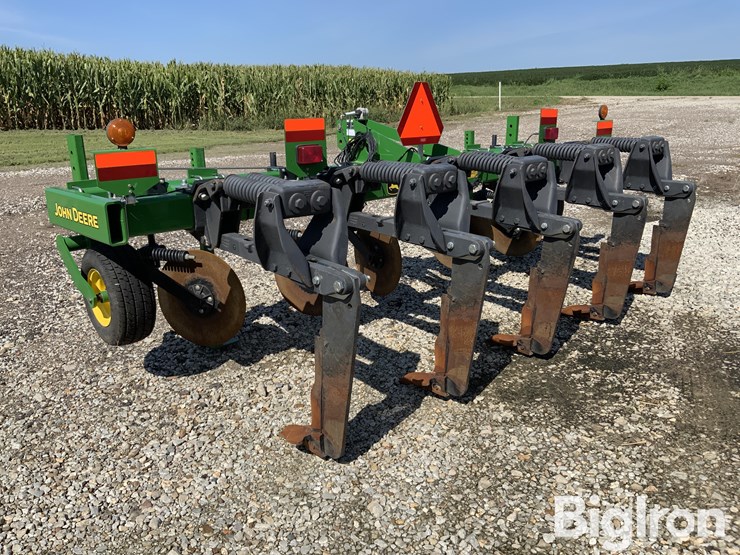 2015-john-deere-5-image-7