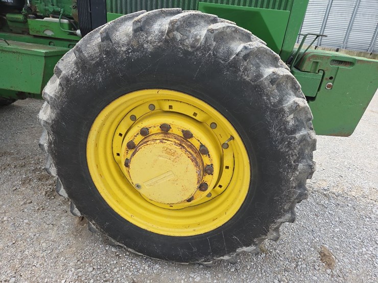 john-deere-4760-image-42