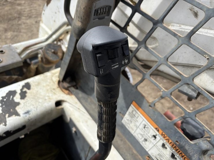 2007-bobcat-t190-image-25