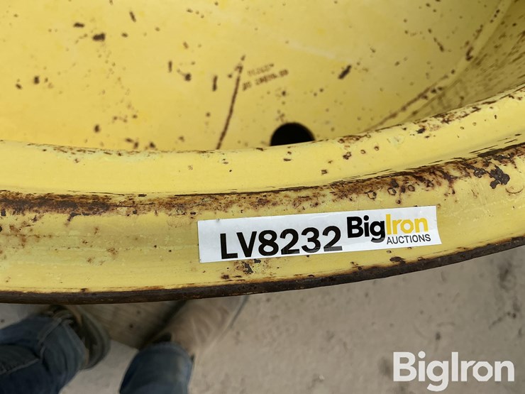john-deere-16-image-13