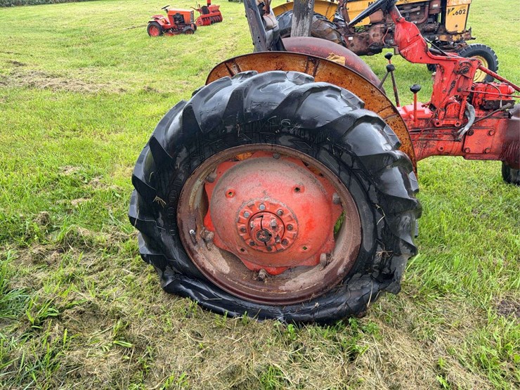 case-parts-tractor-image-9