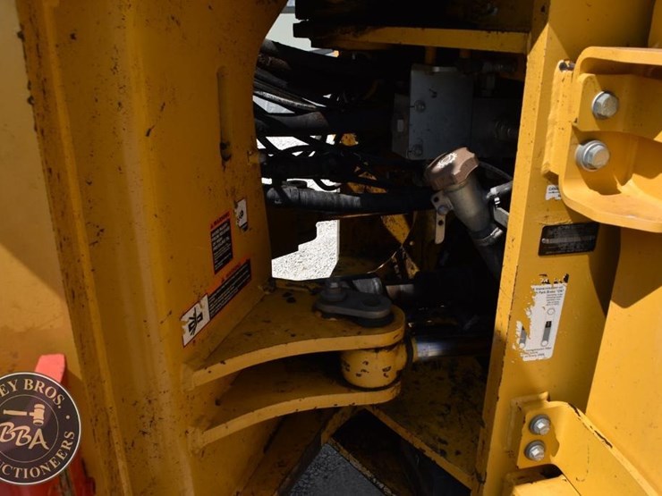 2019-deere-744kii-image-27