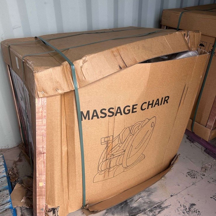 UNUSED SKLP MASSAGE CHAIR