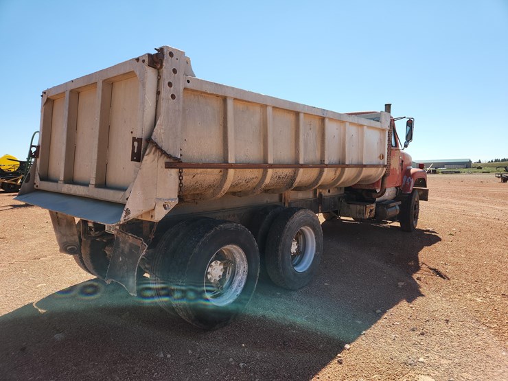 1979-international-f-2554-dump-truck-image-45
