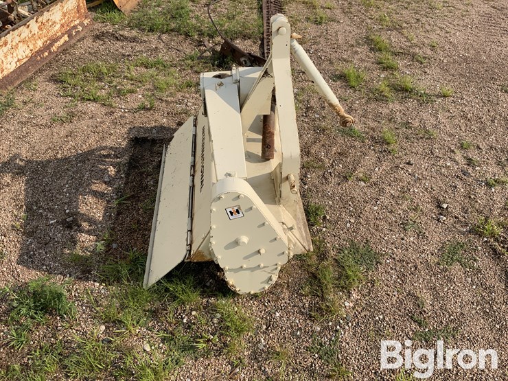 international-cub-154-lo-boy-image-4