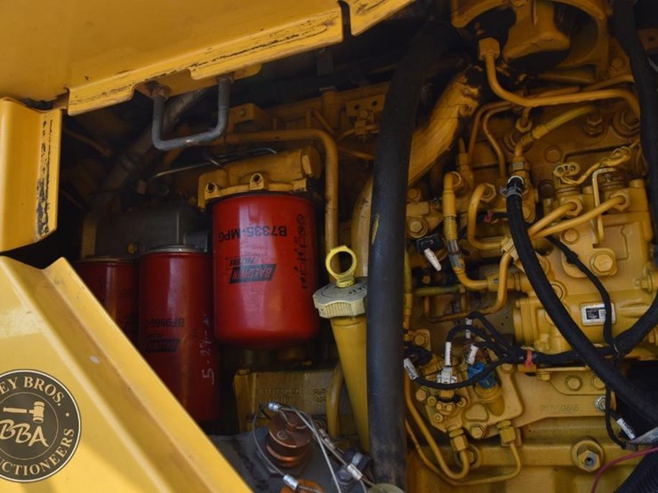 2019-deere-744kii-image-34