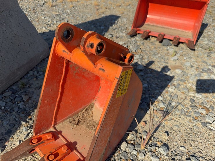 #49341-•-kubota-24"-mini-excavator-bucket-inv#49341-image-6