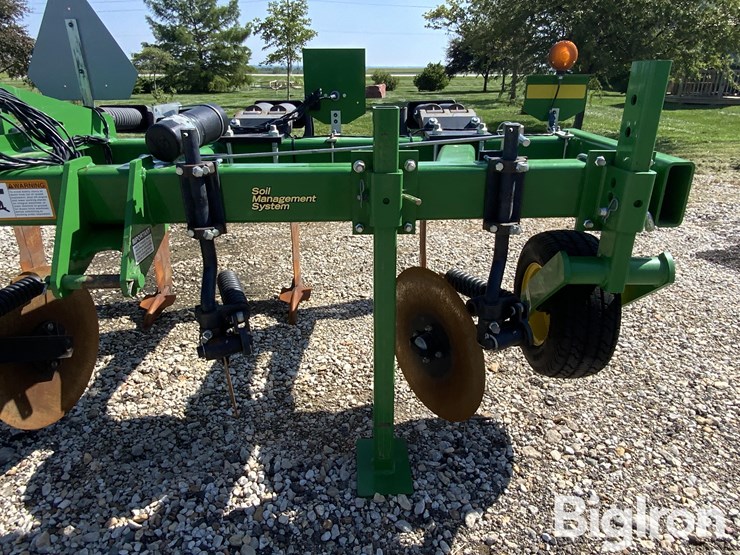 2015-john-deere-5-image-14