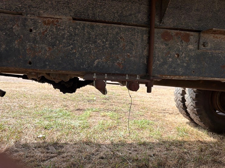 gmc-6500-truck-image-13