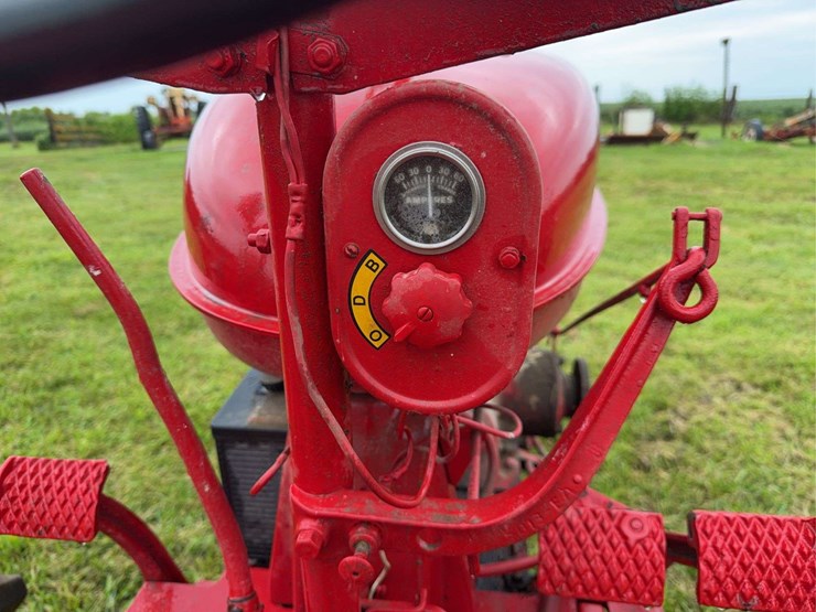 farmall-m-image-36