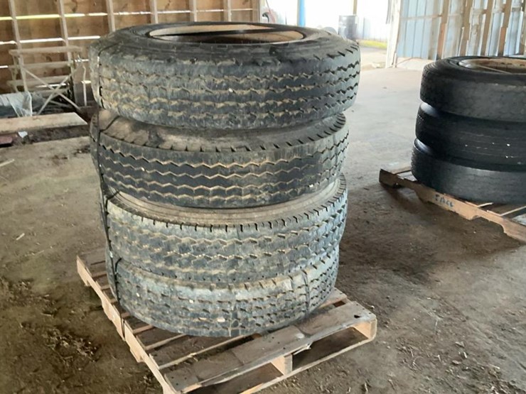 #650-•-trailer-tires-and-rims-image-1
