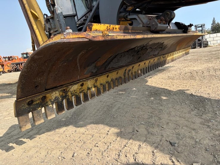 2009-deere-772g-image-27