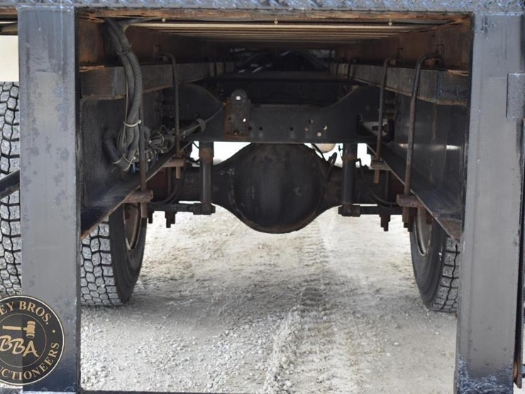 2020-ford-f650-image-13