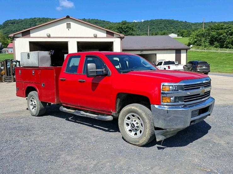 2015-chevrolet-3500-image-10