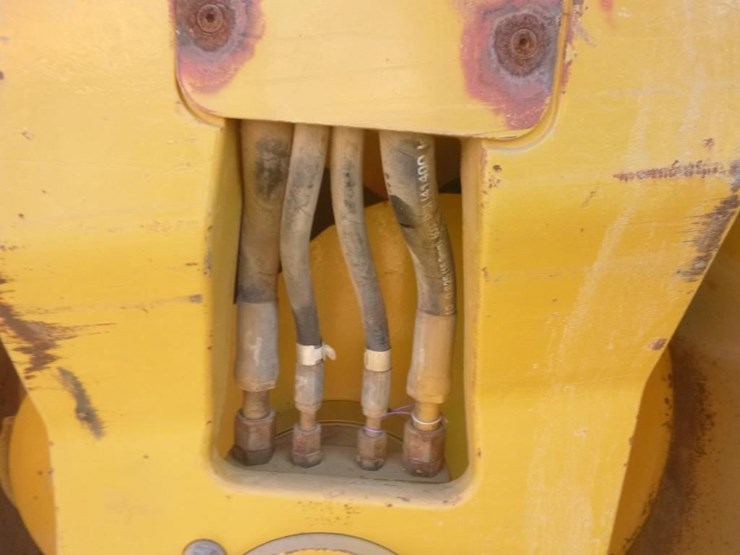 2008-caterpillar-cb34-image-17