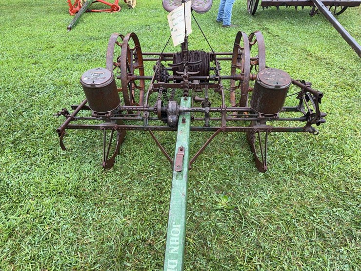 john-deere-two-row-planter-image-10