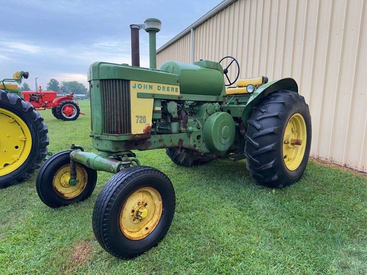 john-deere-720-image-1