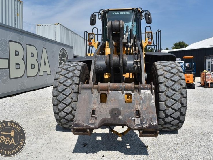 2019-deere-744kii-image-12