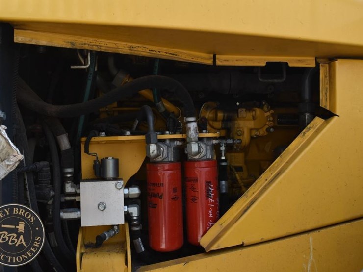 2019-deere-744kii-image-38
