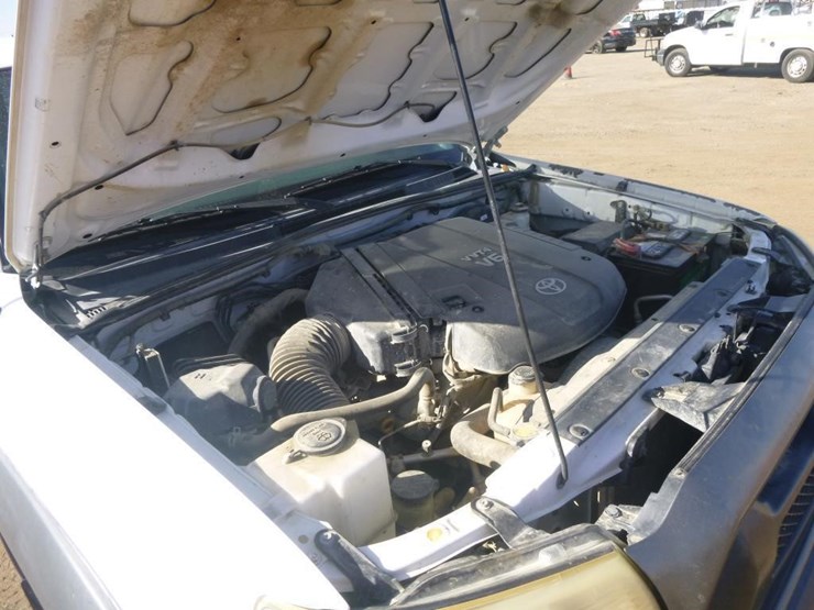 2013-toyota-tacoma-image-27