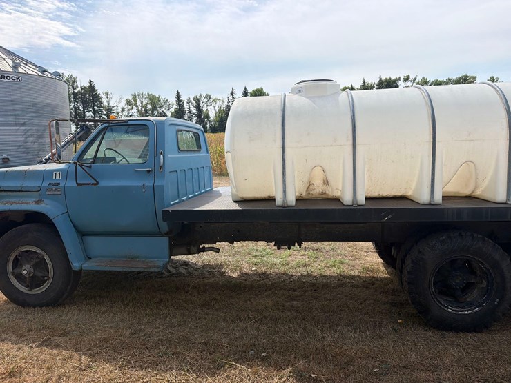 gmc-6500-truck-image-2