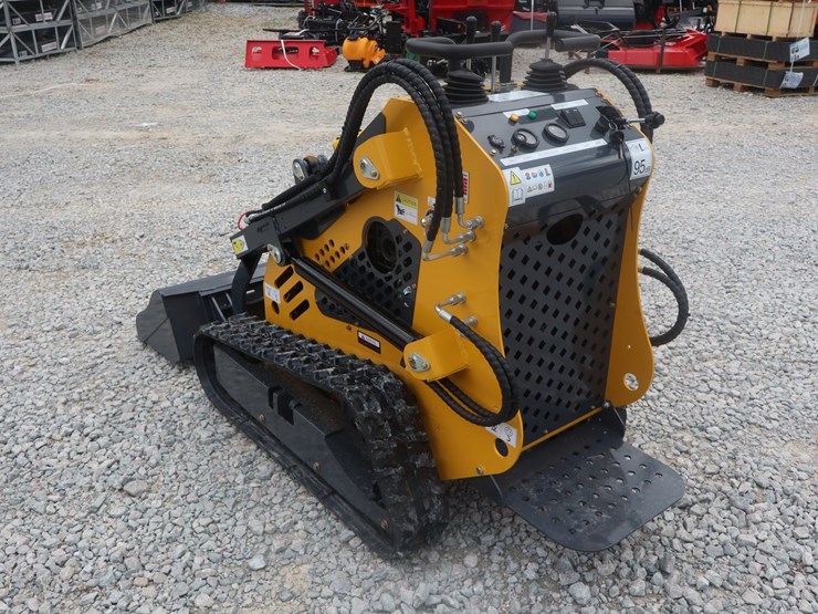 #1392-•-walk-behind-track-loader---ssl60-image-3