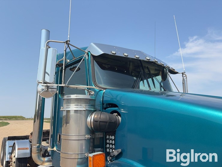 2010-kenworth-t800-image-19