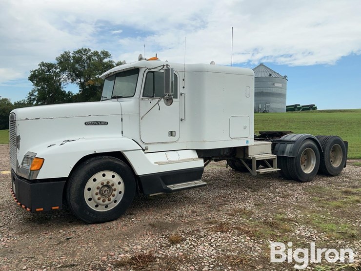 1992-freightliner-fld120-image-1