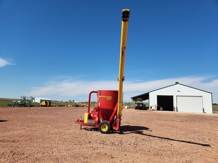 new-holland-355-image-31