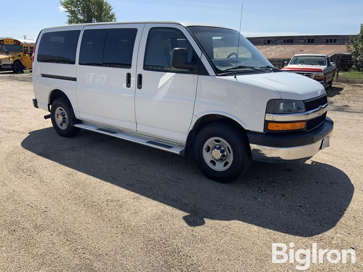 2010-chevrolet-express-g3500-image-3