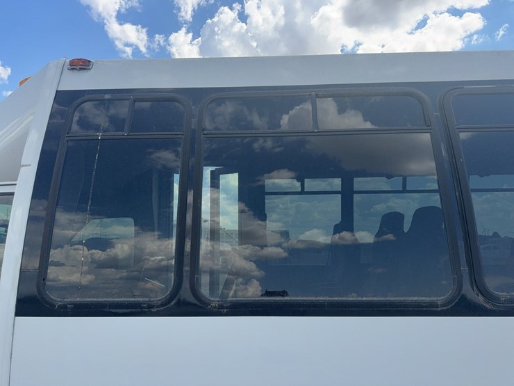 2006-ford-e450-image-21