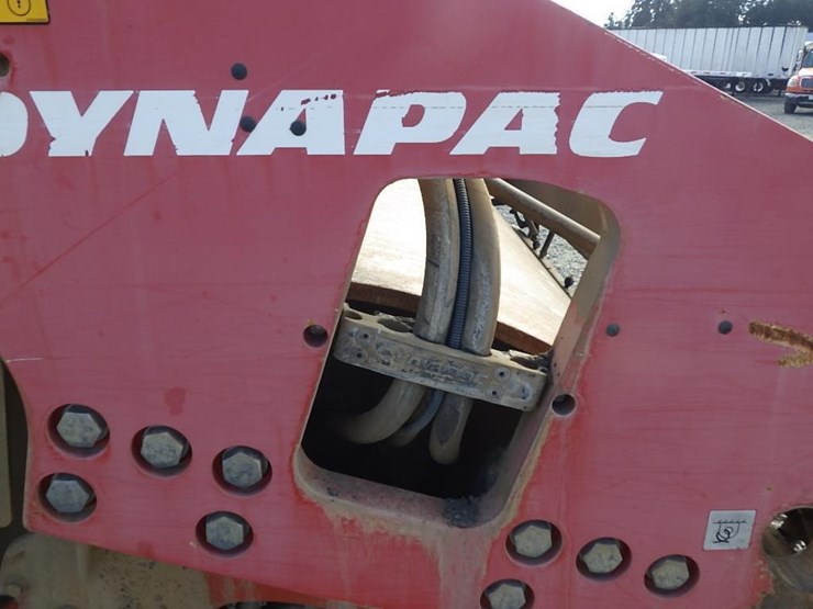 2015-dynapac-cc524hf-image-16
