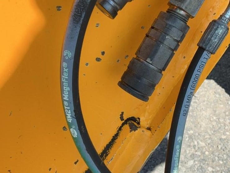 2012-jcb-550-image-38