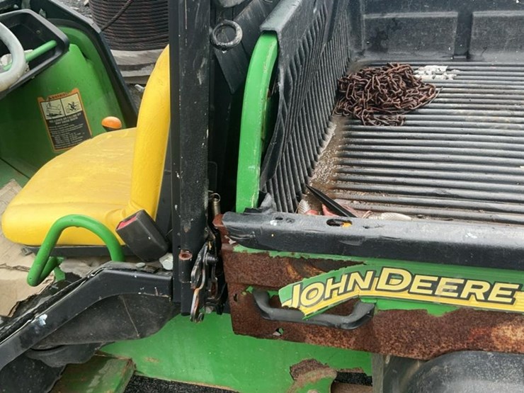 john-deere-gator-image-24