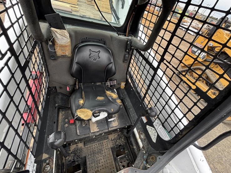 2015-bobcat-t770-image-19