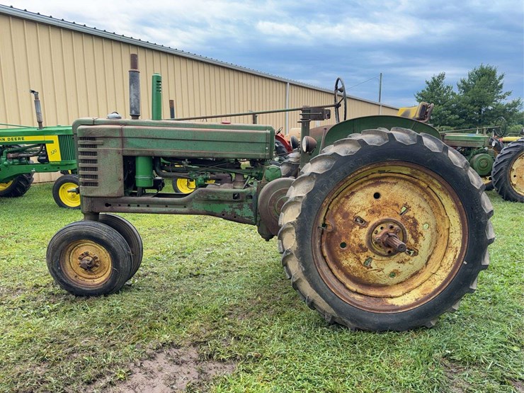 john-deere-b-image-2