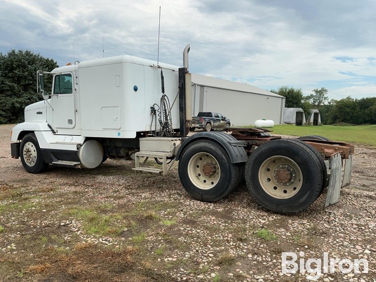 1992-freightliner-fld120-image-7