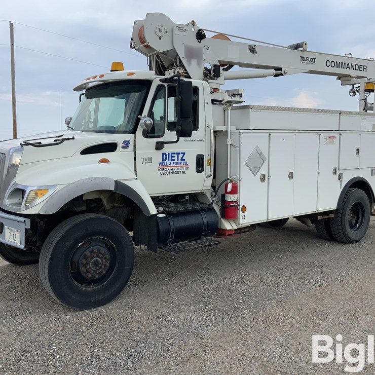 2003 INTERNATIONAL 7400