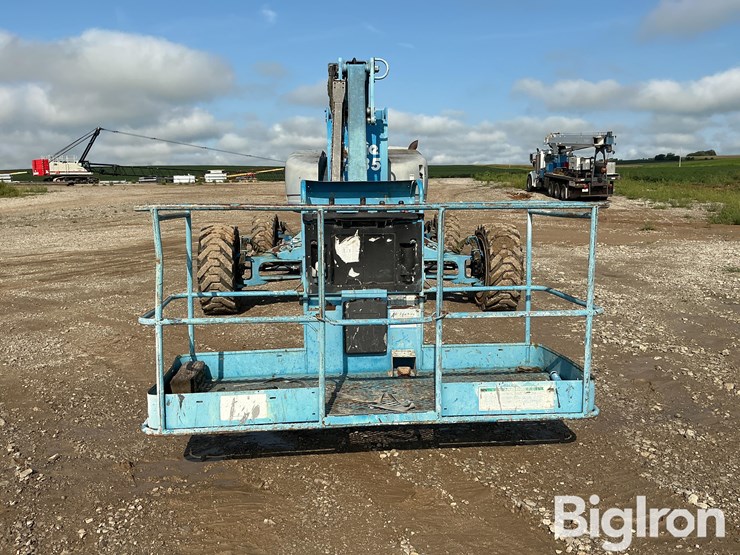 2007-genie-z-135-boom-lift-image-2