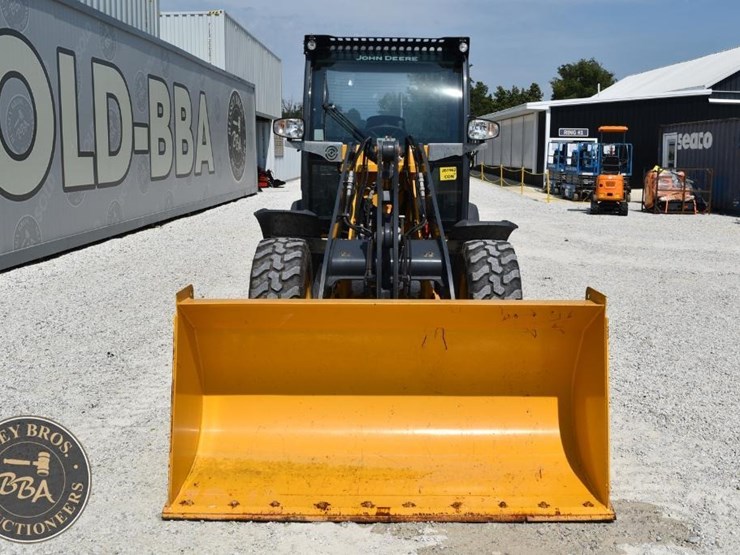 2024-deere-204-g-tier-image-11
