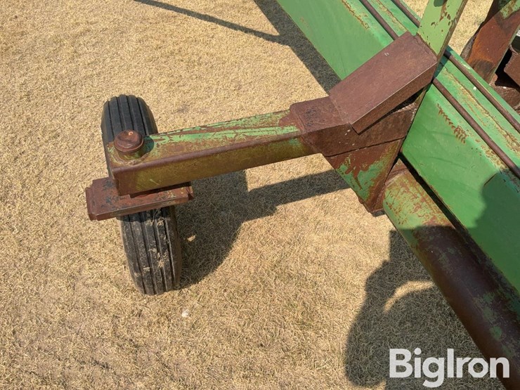john-deere-12-image-13
