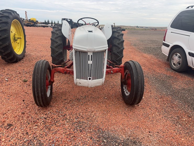 ford-8n-image-2