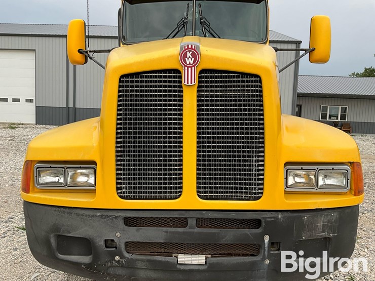 2003-kenworth-t600-image-12