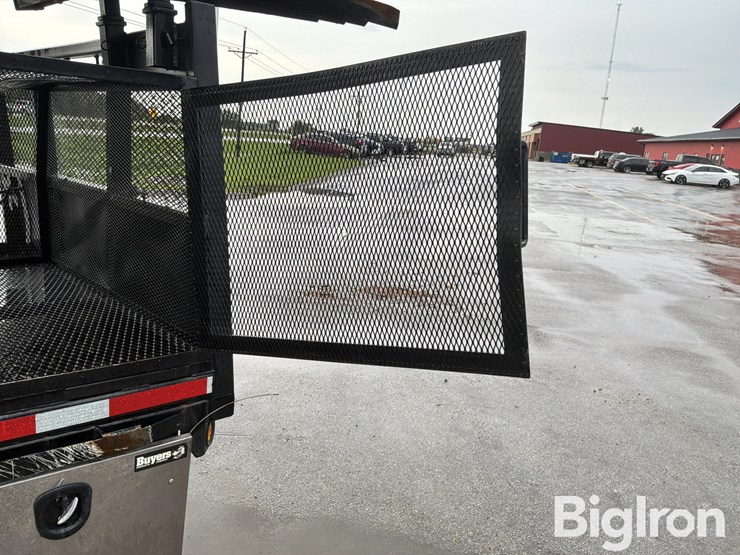 2023-massey-ferguson-730-image-15