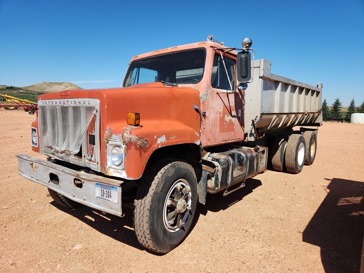1979-international-f-2554-dump-truck-image-42