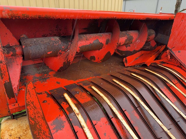 case-133-square-baler-image-25