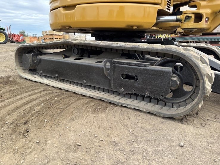 2015-caterpillar-303e-hydraulic-excavator-image-22