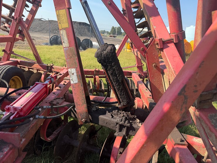 massey-ferguson-820-image-32