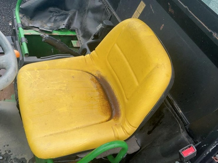 john-deere-gator-image-9