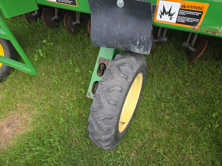 john-deere-1690-image-23